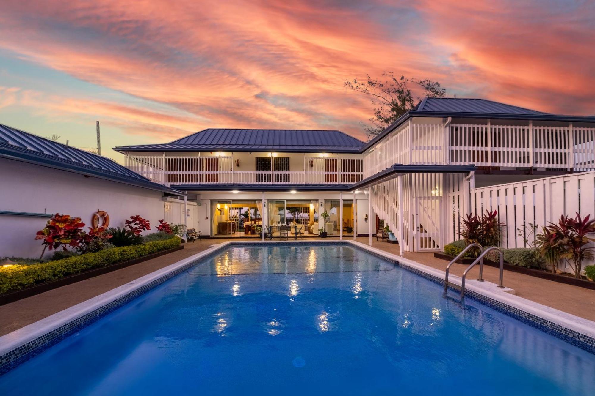 Villa Turrasann Runaway Bay Exterior photo